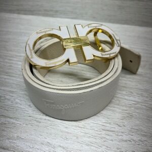 Salvatore Ferragamo Gancini Belt White Leather Gold Buckle Mens Womens Size 44